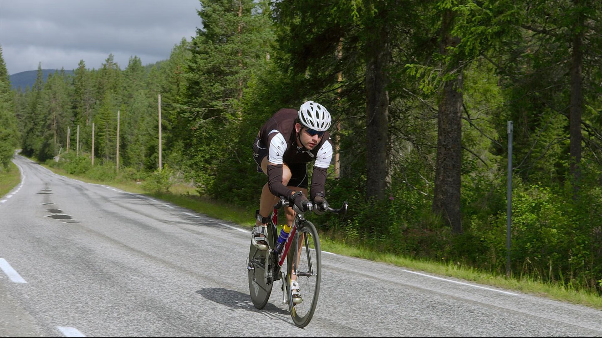 雷恩冲垮红牛启示录，当内马尔在伯纳乌的星光下接管国家德比